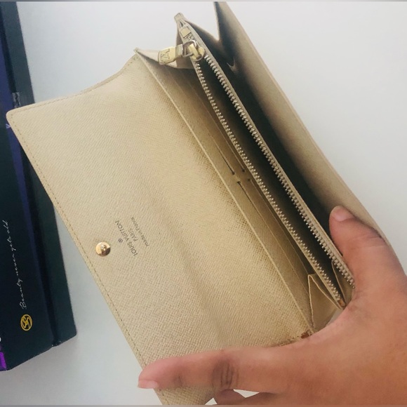 Louis Vuitton authentic wallet - Picture 3 of 11